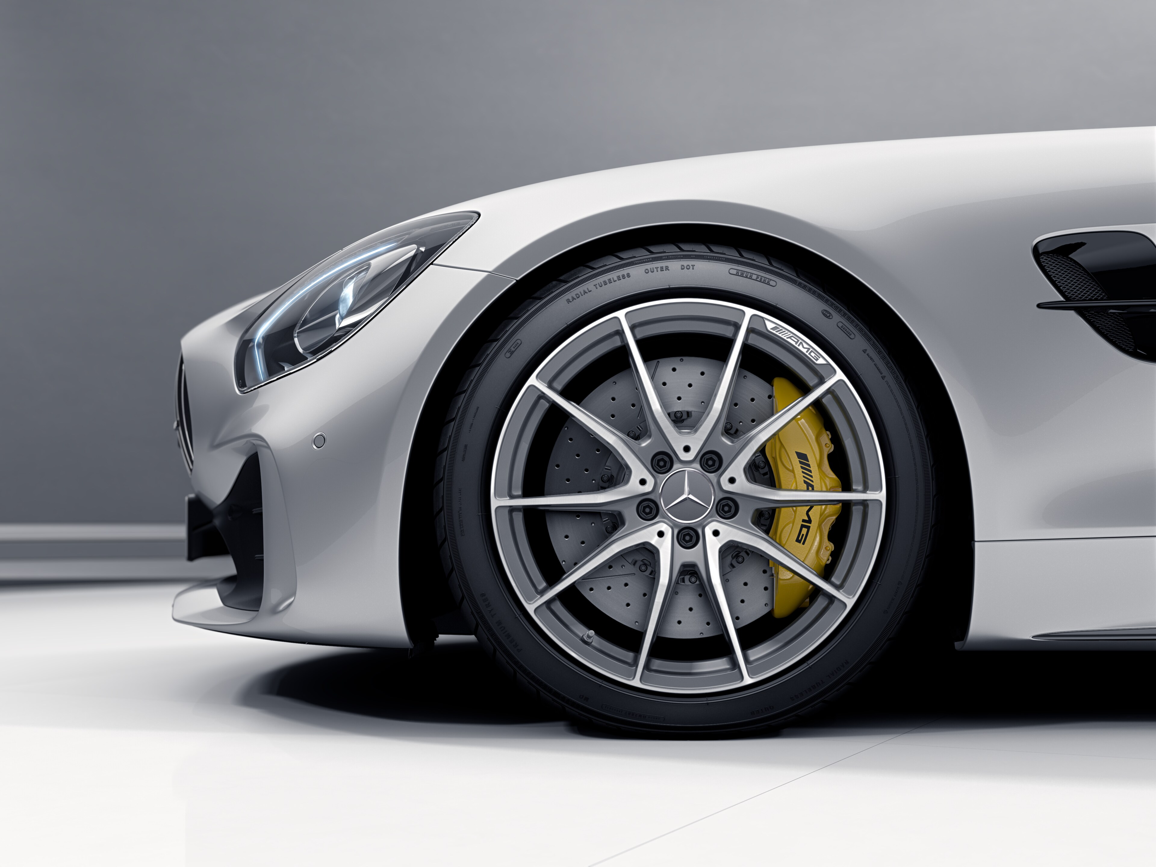 AMG Schmiederad im 10-Speichen-Design, 48,3 cm (19 Zoll) - 10 J x 19 ET 56, titangrau, glanzgedreht
