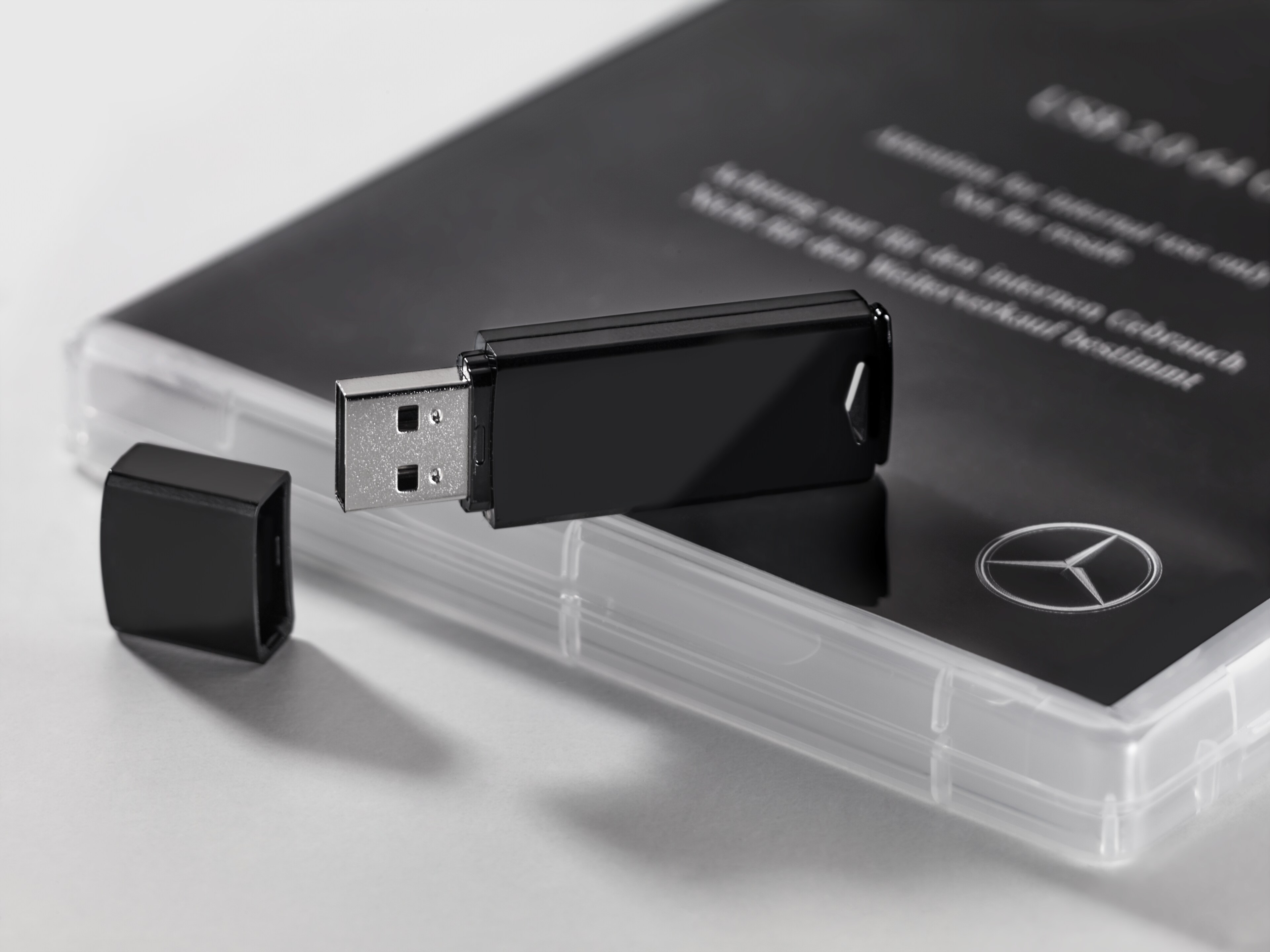 Händler USB-Stick 64 GB, leer, für COMAND Karten-Updates - schwarz