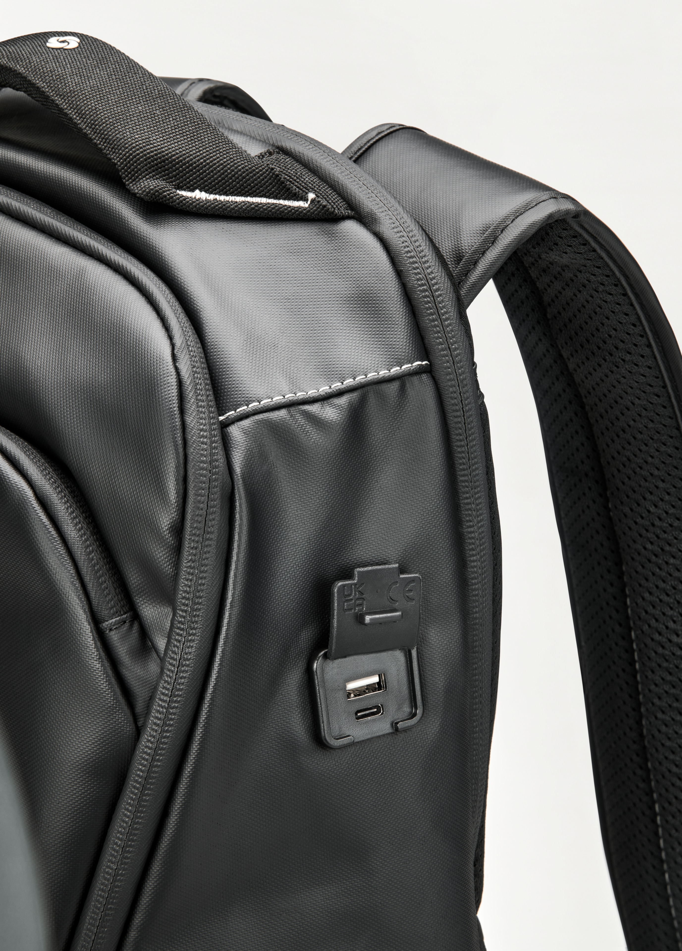 Rucksack - schwarz, Polyamid (recycelt) / Polyester, Samsonite