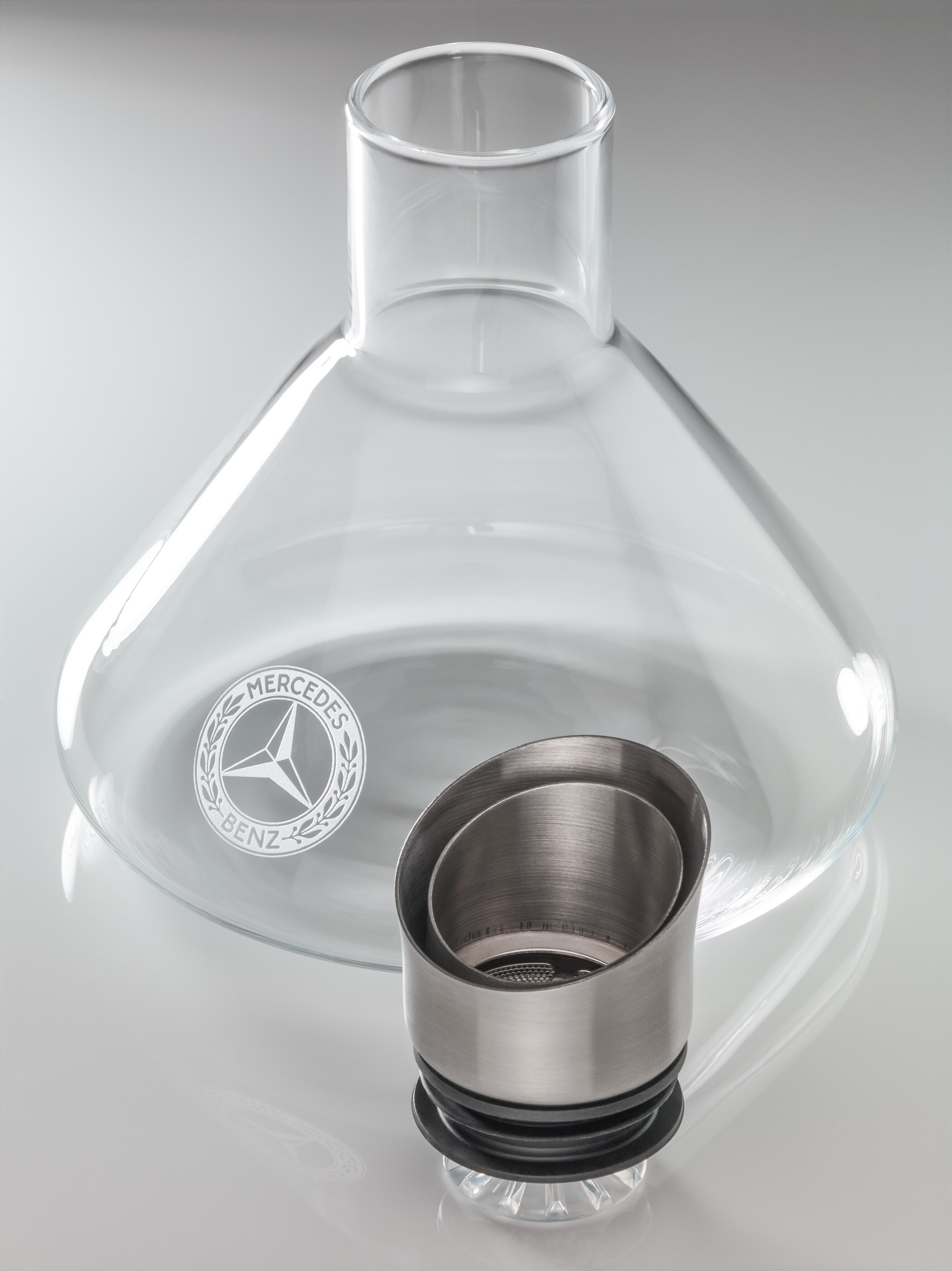 Dekantierkaraffe - transparent / elfenbein / silberfarben, Glas / Edelstahl / Holz