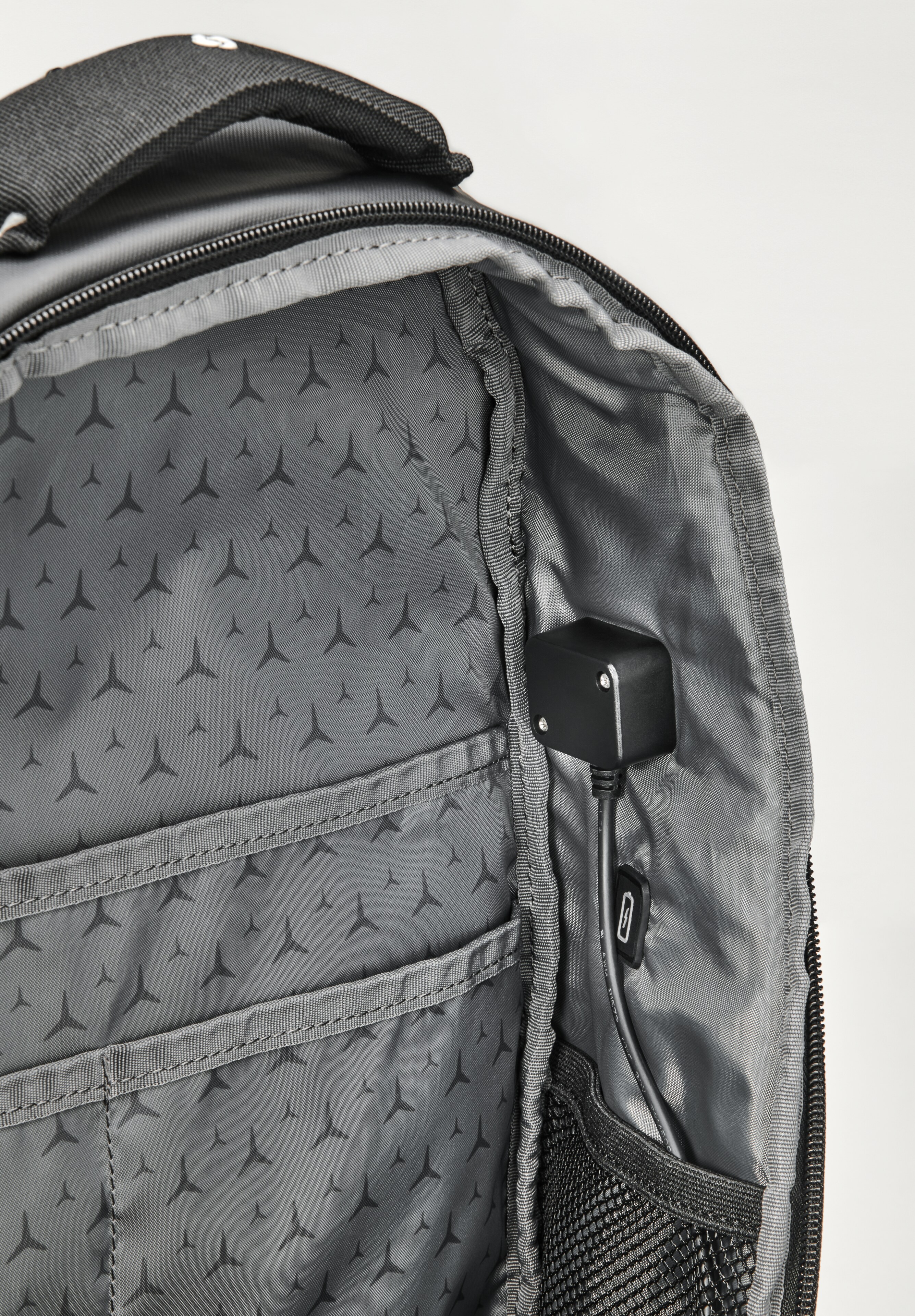 Rucksack - schwarz, Polyamid (recycelt) / Polyester, Samsonite