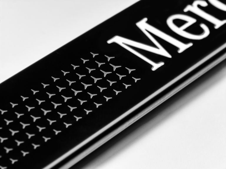 Wechselcover für beleuchtete Einstiegsleiste, Mercedes-Benz, vorne, 2-fach, mit Mercedes-Benz Pattern - Edelstahl, schwarz / weiß
