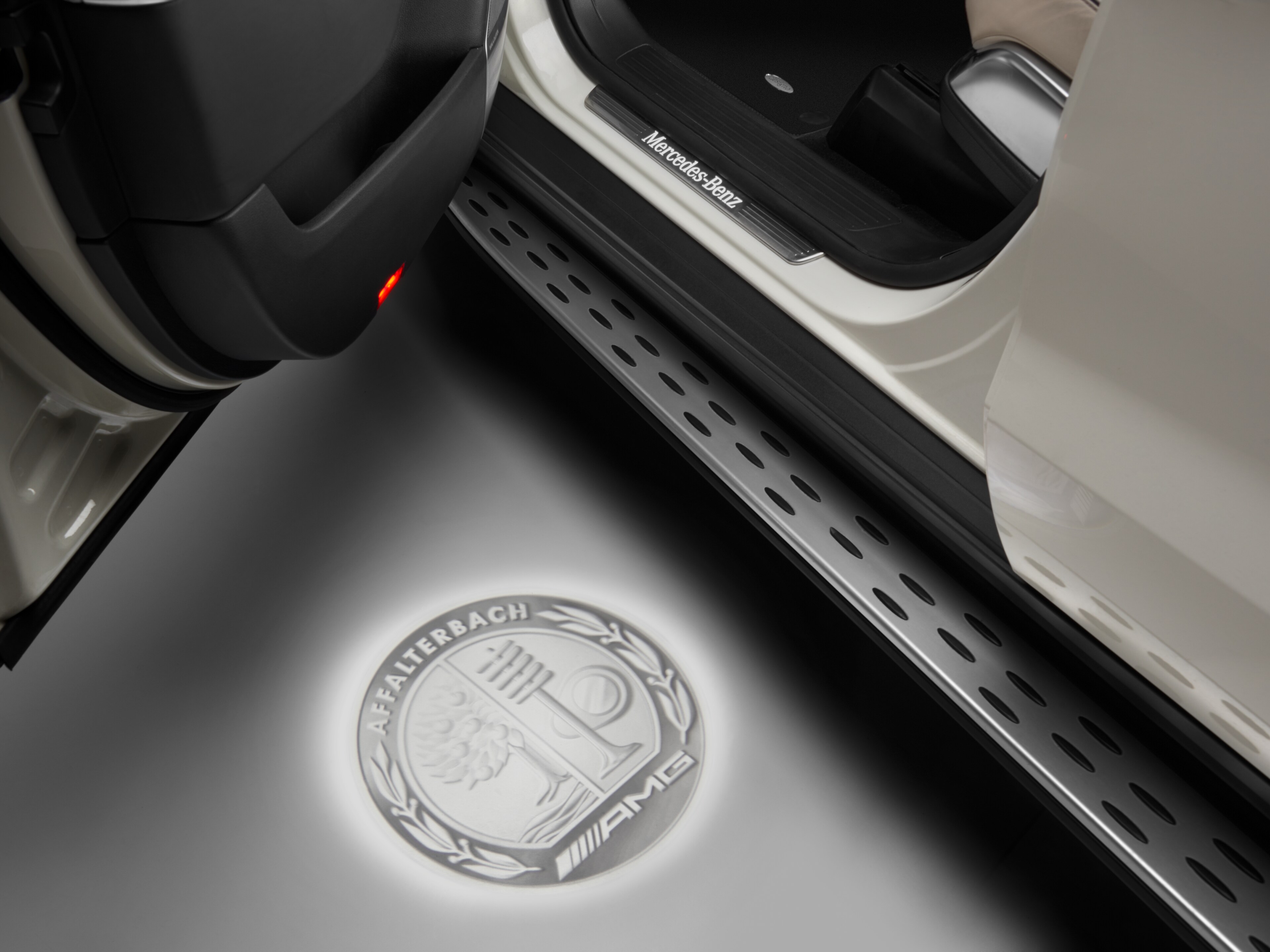 LED Logoprojektor, AMG Wappen - 1 Set