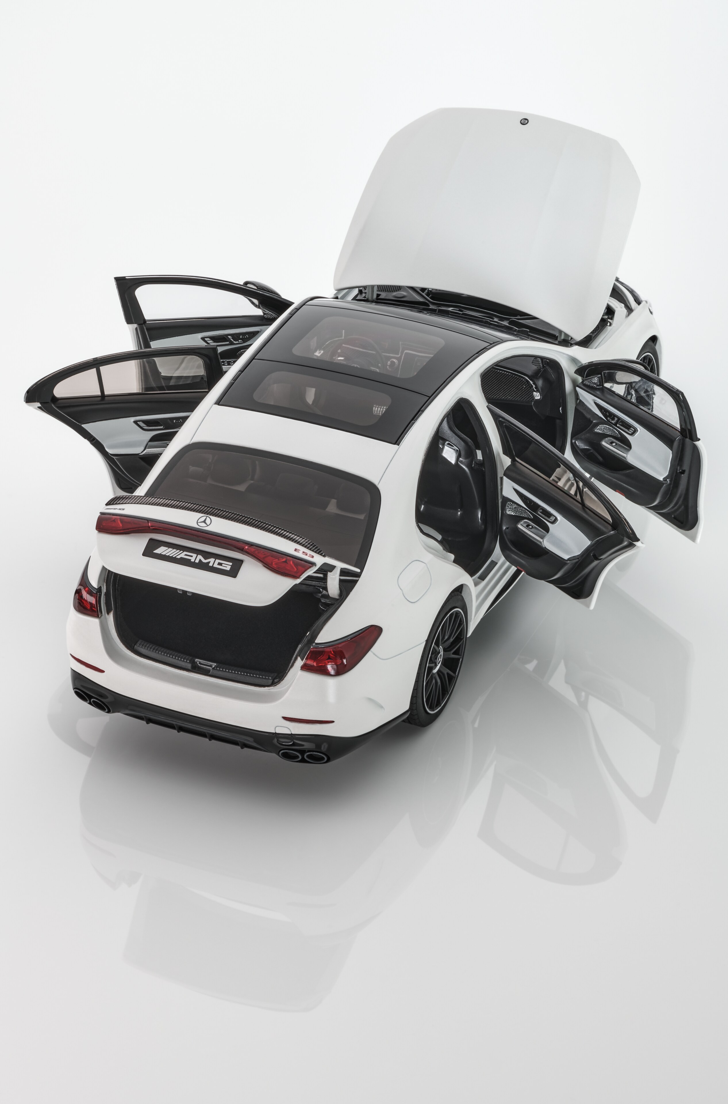 Mercedes-AMG E 53, Hybrid, 4MATIC+, W214 - MANUFAKTUR opalithweiß magno, NZG, 1:18