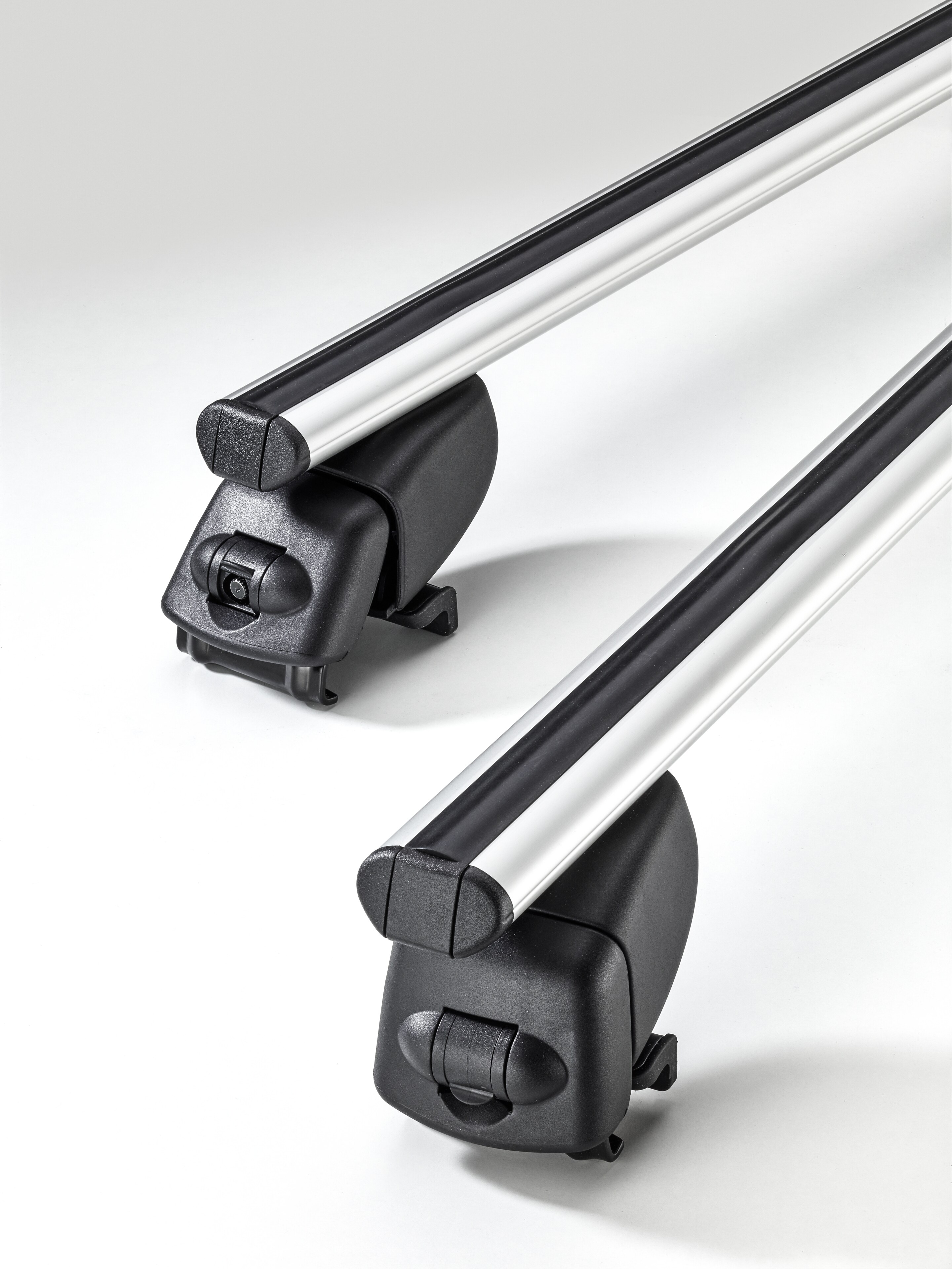 Relinggrundträger Alustyle, zwei Querbrücken - Aluminium / Kunststoff, silberfarben / schwarz